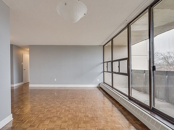 4th image of 4750 Jane St #102