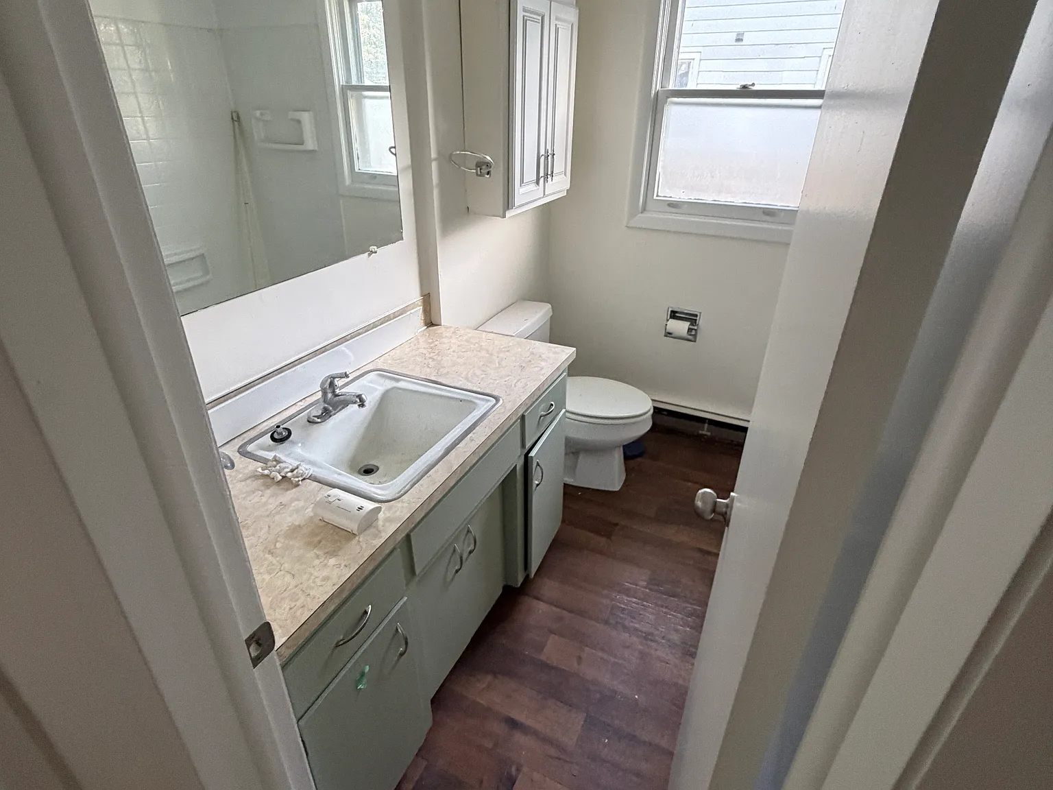 2 bed, 1000 sqft, $1,000 — Photo 4