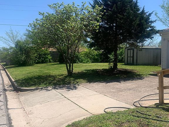 3rd image of 2803 Grand Ave