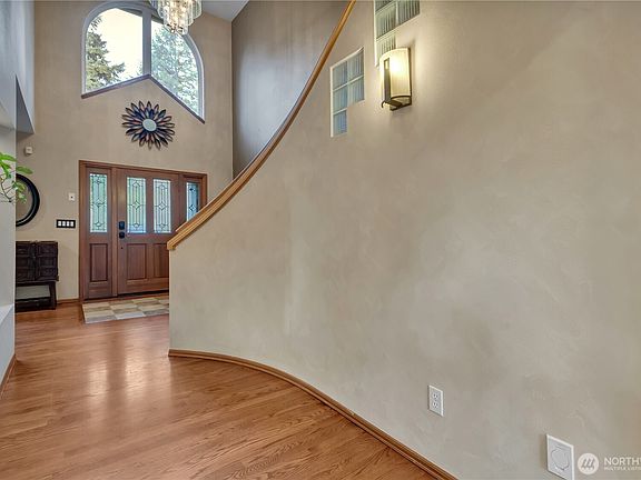 5th image of 13515 152nd Street E