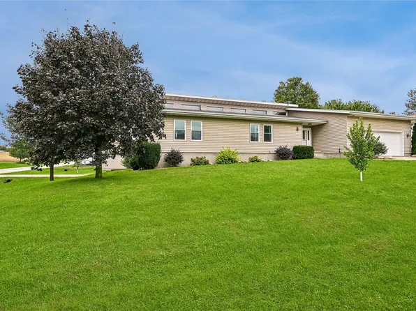 480 F Ave W, Walford, IA 52351