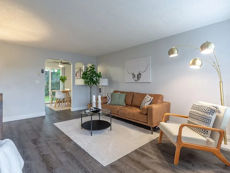 Somerset West Apartments — Photo 9