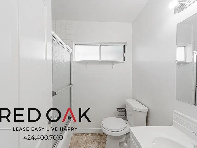 8720 Owensmouth Ave #9 — Photo 13