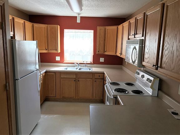 2nd image of 110 Cherry Ct