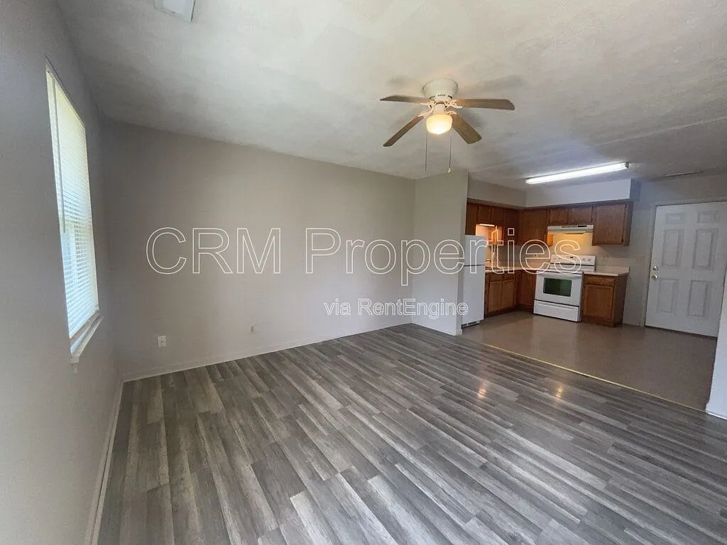 2 bed, 1.0 bath, 720 sqft, $770 — Photo 3