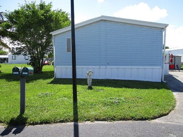 1st image of 3071 SW 52nd Ave