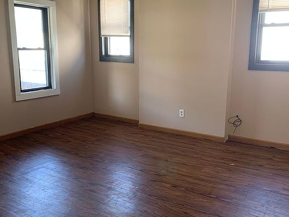3rd image of 1014 Swann St #1014SW4