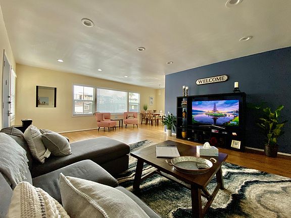 3rd image of 100 Cerritos Ave