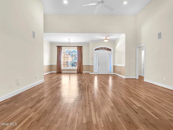 4th image of 8724 Sedgley Drive