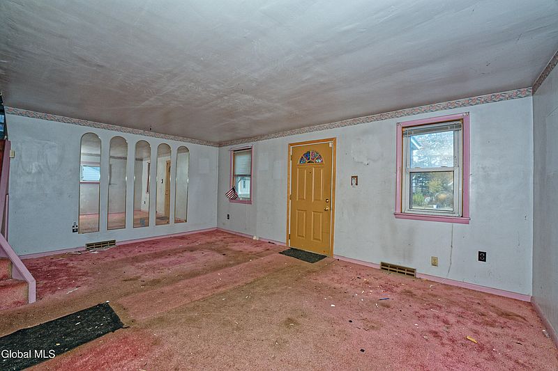 4th image of 318 Chiswell Road