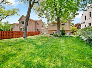 453 Ridge Rd, Highland Park, IL 60035