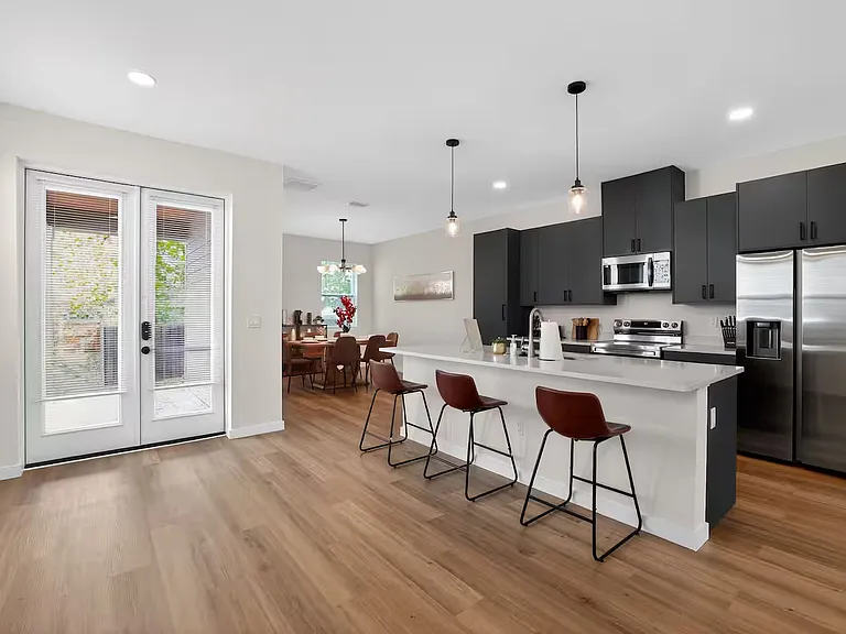 210 E Columbus Dr #B — Photo 18