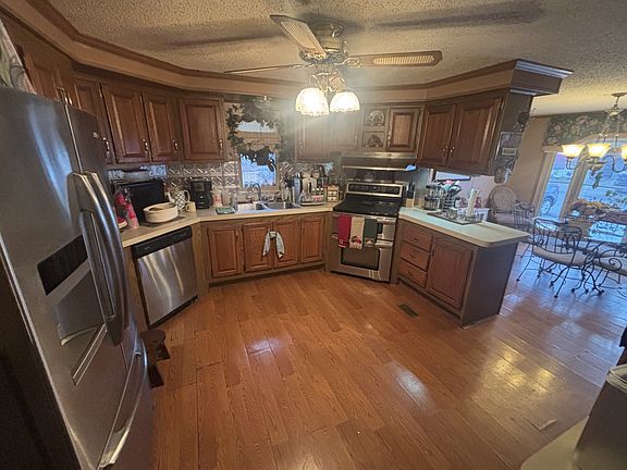 3rd image of 8 Stoneridge Dr #219