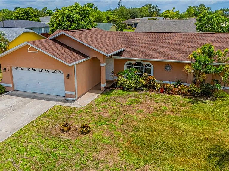9084 Caloosa Rd — Photo 22
