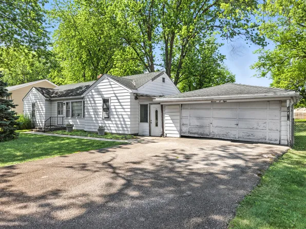 1108 Everett Ln, Des Plaines, IL 60018