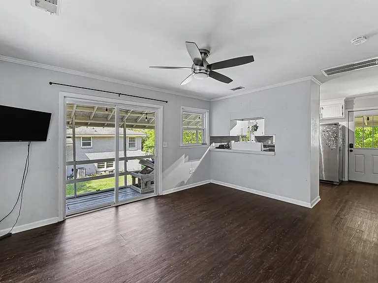 2243 Guerry Ave #B — Photo 3