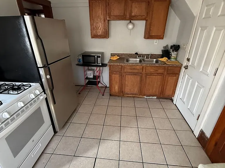 3600-02 N Vel R Phillips Ave — Photo 8