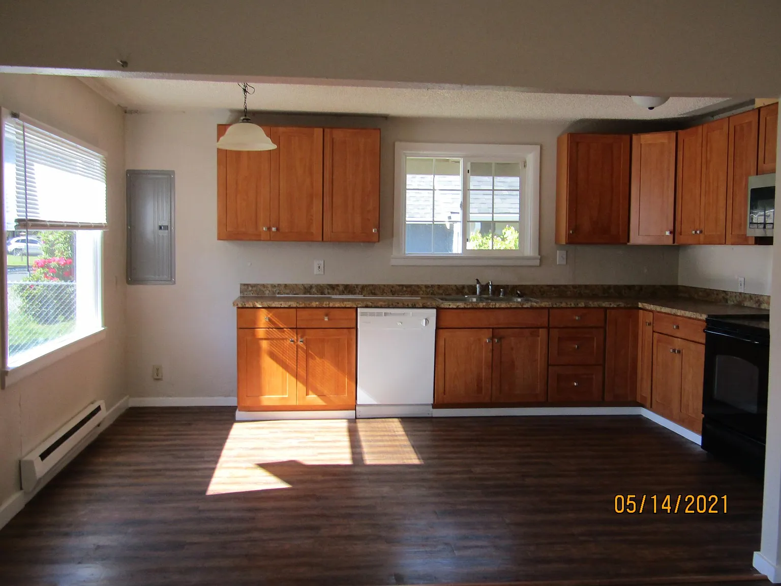 2 bed, 1260 sqft, $2,095 — Photo 3
