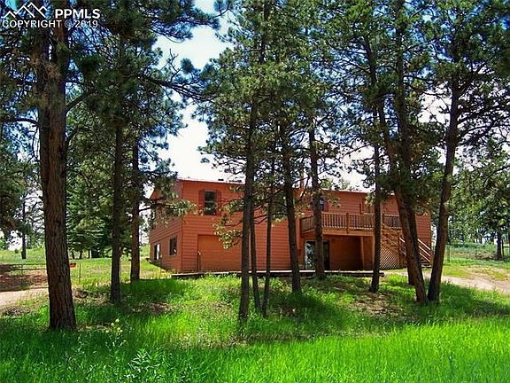 Private Lot with Circular Drive