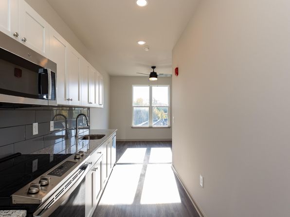 2316 Gathering Square Ct, Fuquay Varina, NC 27526