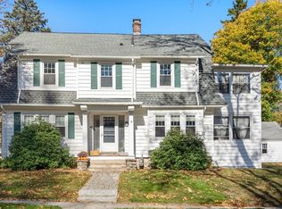 8 Roseland Rd, Worcester, MA 01609