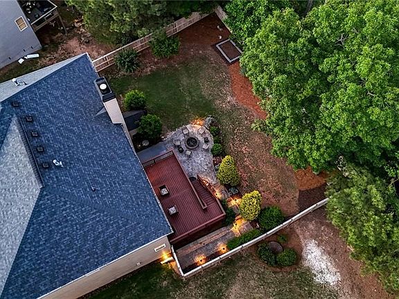 2nd image of 512 Blue Mountain Rise