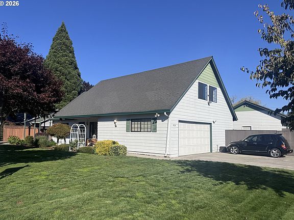 4th image of 920 N Aspen Ct