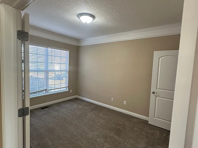 1319 Donahey St — Photo 34