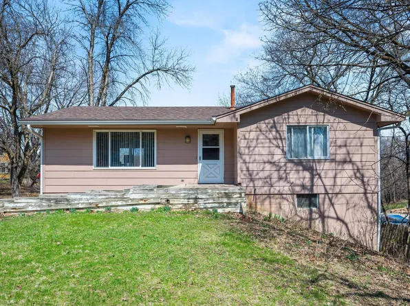 6065 Mill St, Shorewood, MN 55331