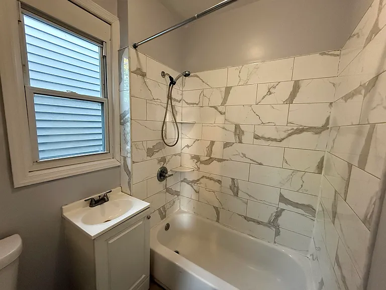 166 Lexington Ave #2R — Photo 8