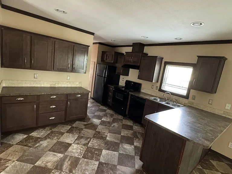 Summit Ridge — Photo 16