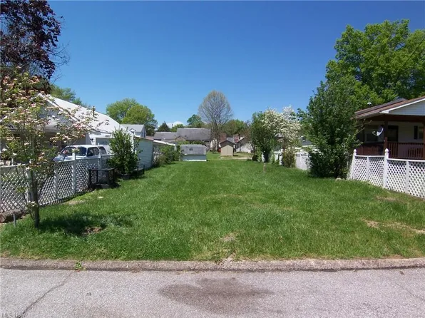 2507 Cypress St, Parkersburg, WV 26101