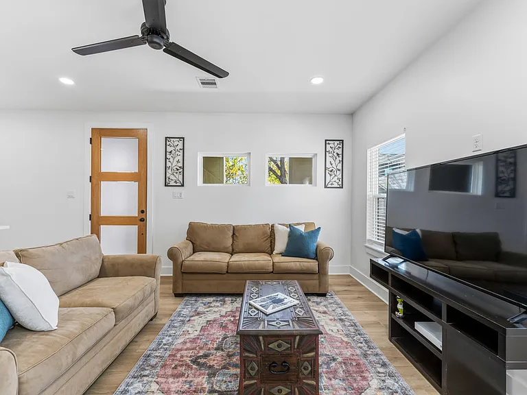3327 Cornell St #B — Photo 5
