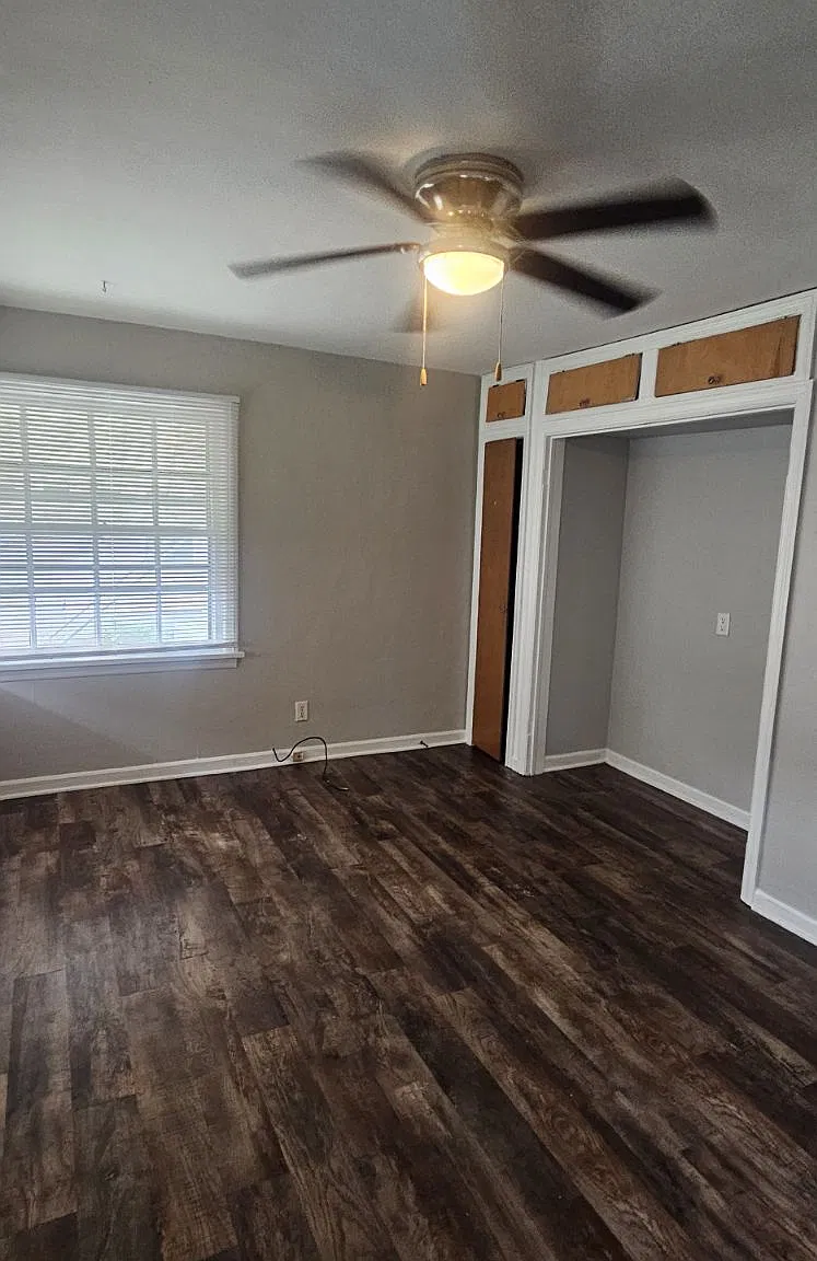 Studio, $695 — Photo 2