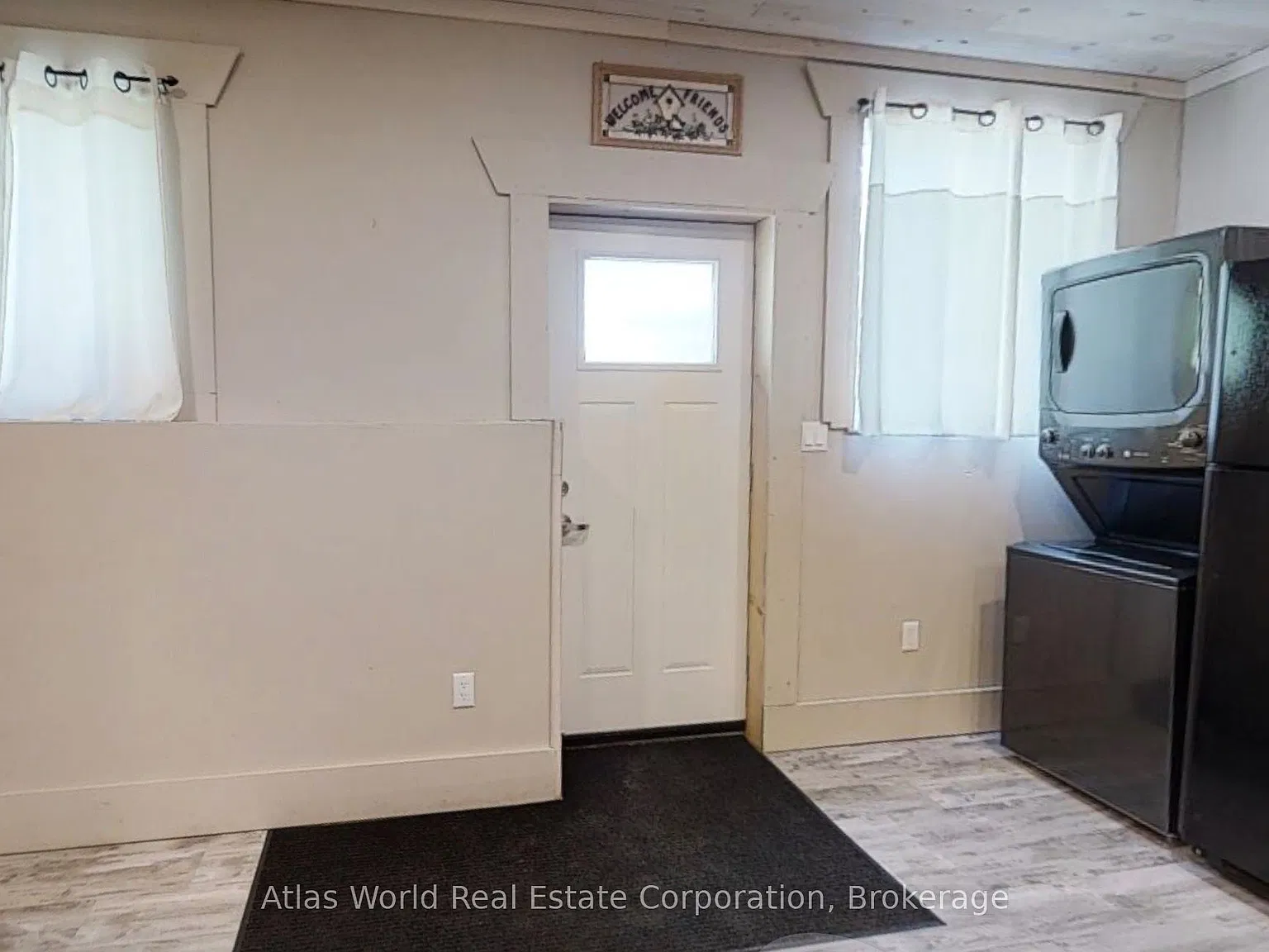 3 bed, $1,950 — Photo 2