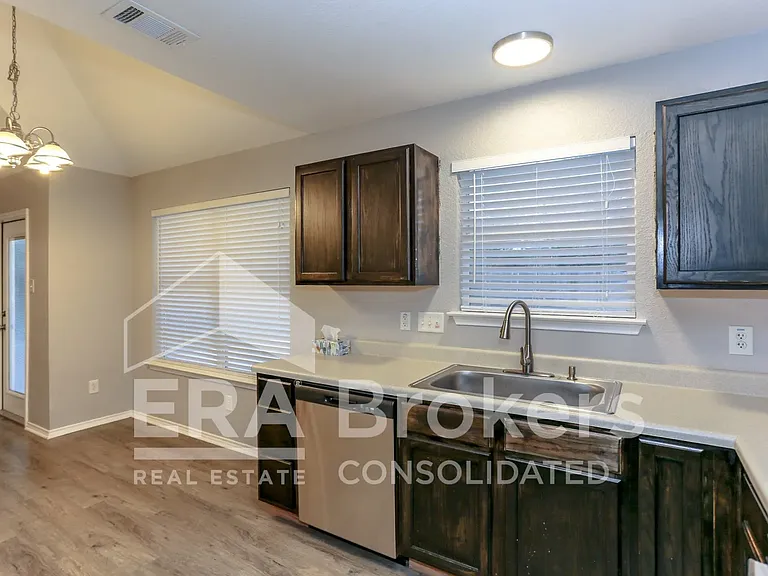 1614 Twisted Oak Dr #TWISTEDOAK1614 — Photo 11