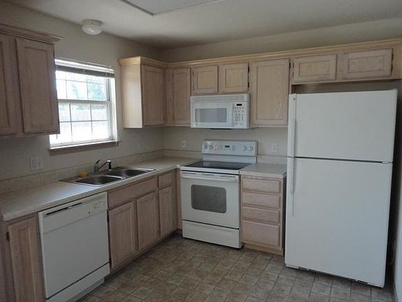 3rd image of 5624 NW Plantation Dr