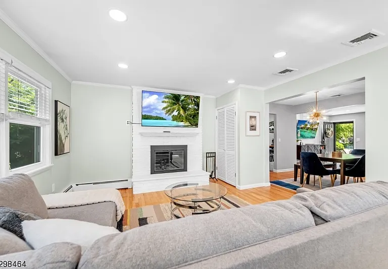 862 Manhattan Ave — Photo 14