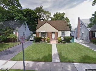 64 S Terrace Pl, Valley Stream, NY 11580