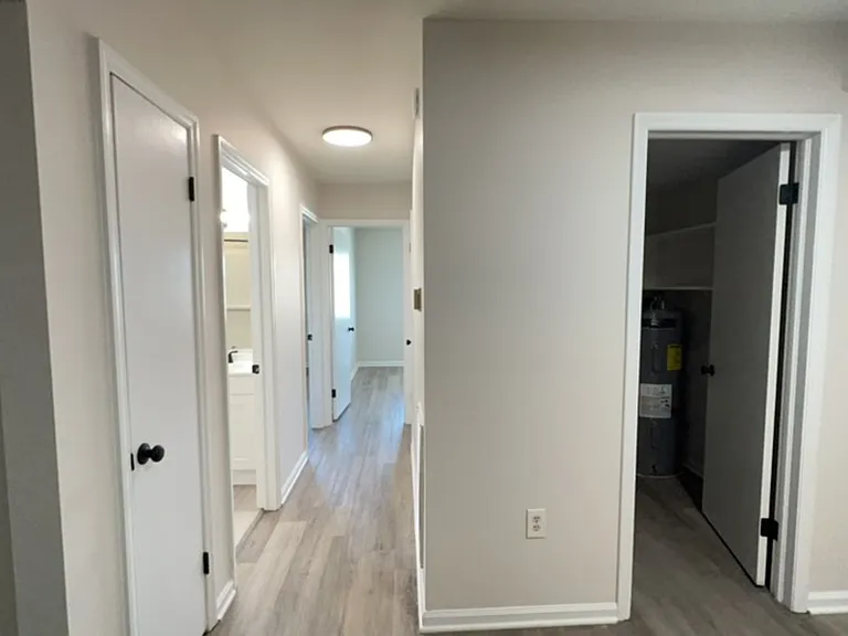 Oak Grove Village Apartments — Photo 11