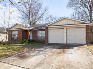 1017 Kingsway Dr E, Gretna, LA 70056