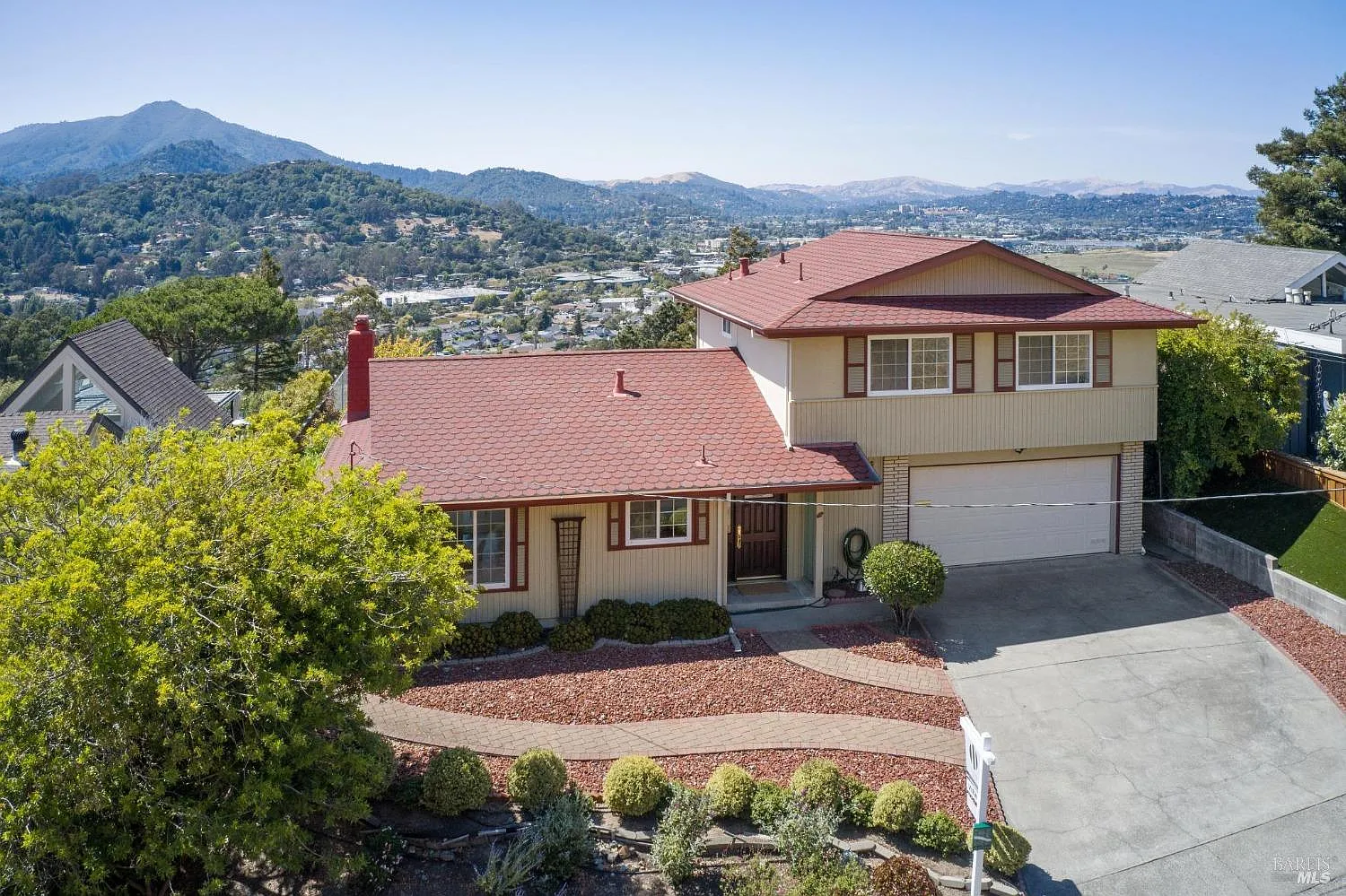204 Granada Drive photo 1