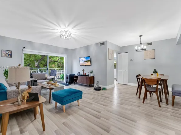 1200 SW 113th Ter APT 203, Hollywood, FL 33025
