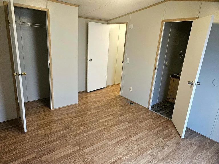 4243 Jennifer Ln — Photo 6
