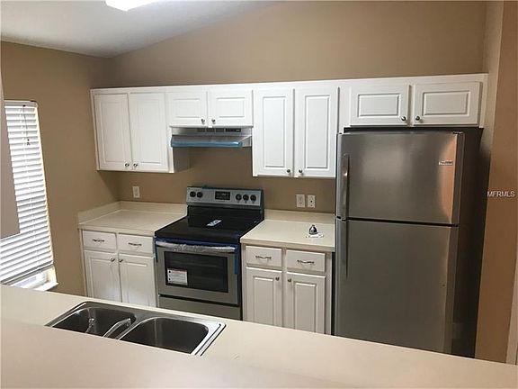 4th image of 210 Lisa Ann Ct