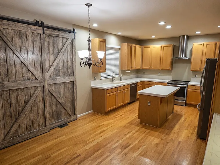 17059 Cornerstone Dr — Photo 5