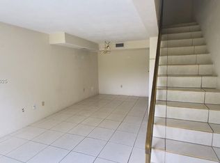 465 Swallow Dr UNIT 9, Miami Springs, FL 33166