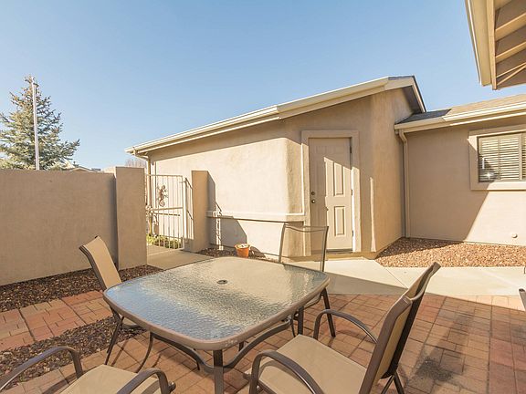 3rd image of 3229 Iris Ln