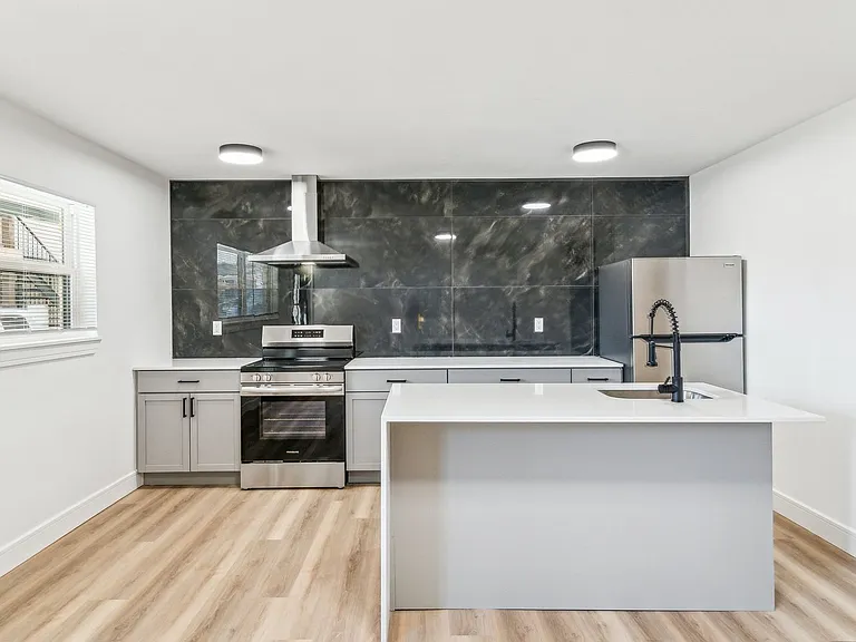ONYX at 1316 Quincy — Photo 2