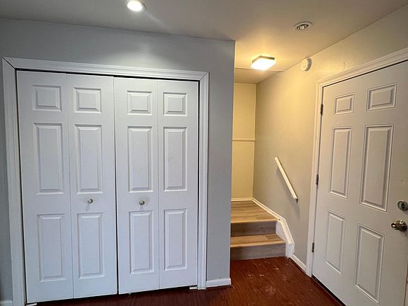 3rd image of 15578 Dupage Blvd